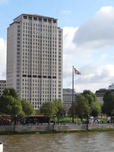 Photo 1: Exterior · This picture was taken during my walk along the Bakerloo line - part of Randomly London v