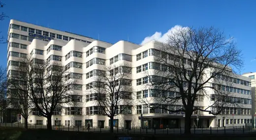 Photo 1: Exterior