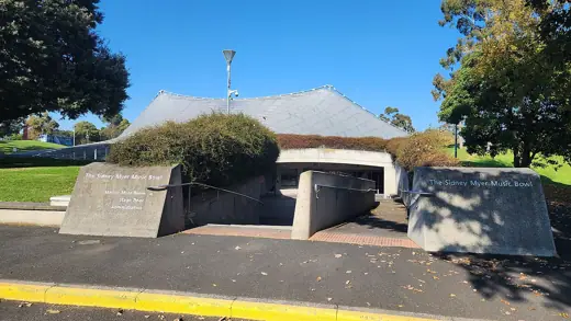 Photo 5: Interior · Sidney Myer Music Bowl-Merlyn Myer Room Entrance