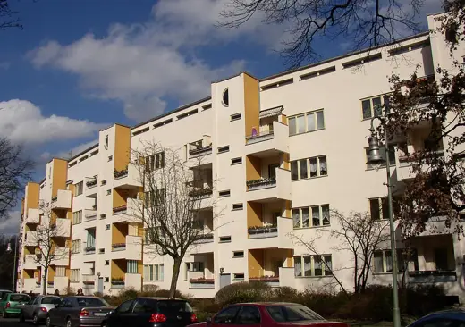 Photo 1: Exterior