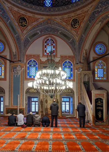 Photo 5: Interior