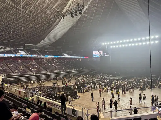Photo 2: Interior · The interior of the w:Singapore Indoor Stadium , before the start of a Dua Lipa concert