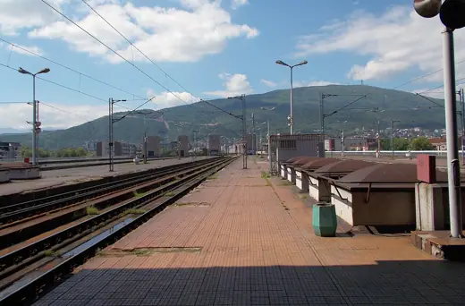 Photo 4: Exterior · Skopje train station