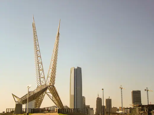 Photo 1: Exterior