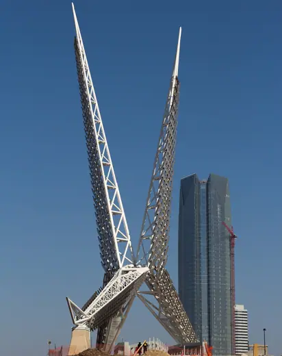 Photo 3: Exterior