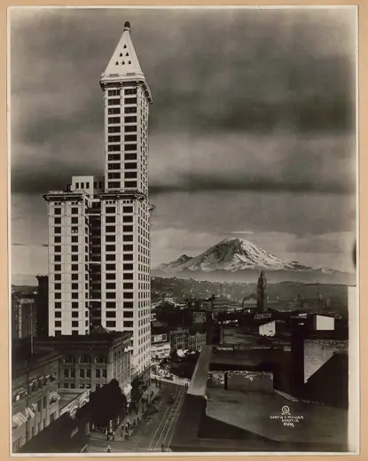 Photo 2: Exterior