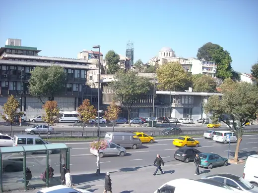Photo 3: Exterior · Zeyrek Sosyal Sigortalar Kurumu hizmet binası