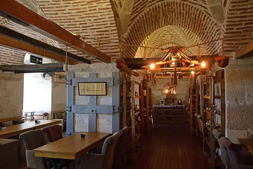 Photo 5: Interior