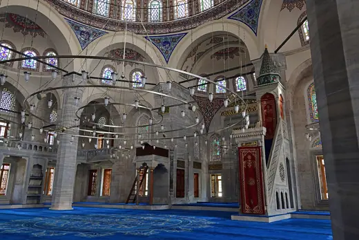 Photo 6: Interior