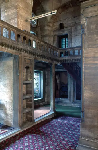 Photo 4: Interior