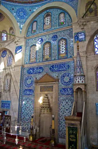 Photo 5: Interior