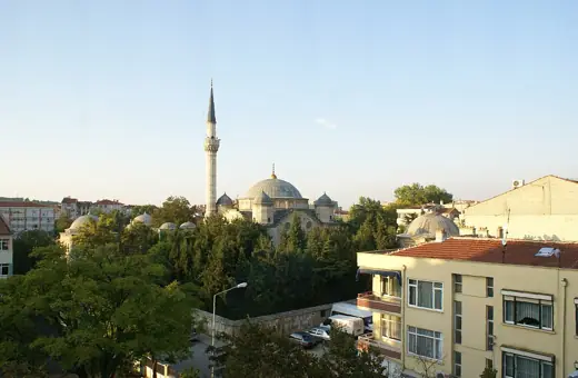Photo 3: Exterior