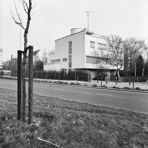 Photo 2: Exterior · Huis Sonneveld: Huis Sonneveld, noord en west-gevel