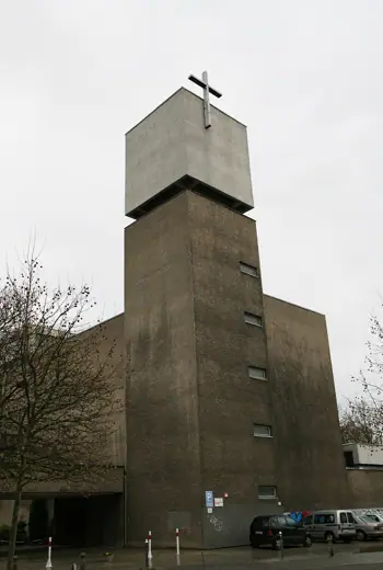 Photo 4: Exterior · Front of the St.-Agnes-Kirche in Berlin, Germany