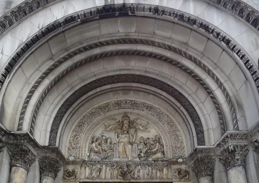 Photo 3: Exterior