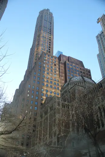 Photo 4: Exterior