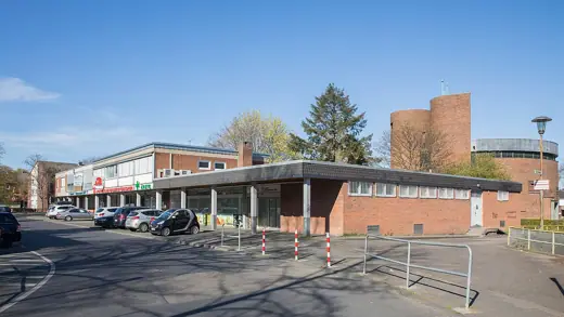 Photo 3: Exterior