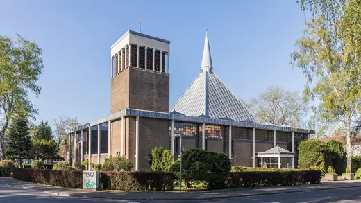 Photo 2: Exterior