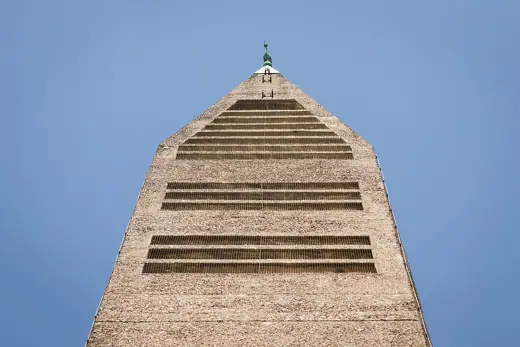 Photo 3: Exterior