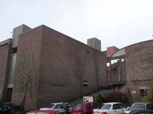 Photo 2: Exterior · St