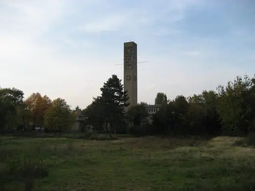 Photo 2: Exterior