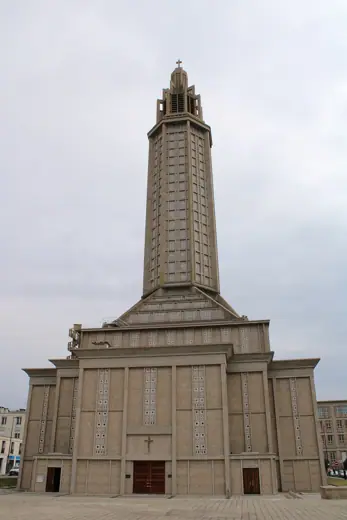 Photo 2: Exterior · L'église St-Joseph