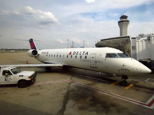 Photo 5: Exterior · Pinnacle Airlines Bombardier CRJ-200 Lambert-St