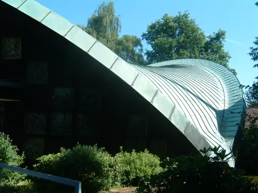 Photo 3: Exterior