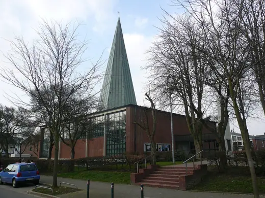 Photo 2: Exterior