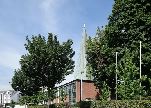 Photo 3: Exterior