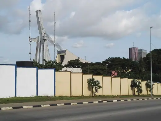 Photo 3: Exterior · Cathédrale Saint-Paul de la commune du Plateau (Abidjan)