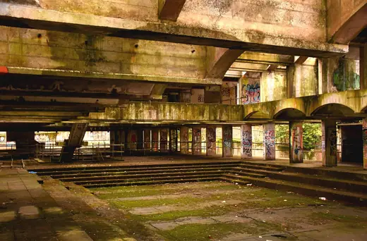 Photo 5: Interior · This is a photo of listed building number