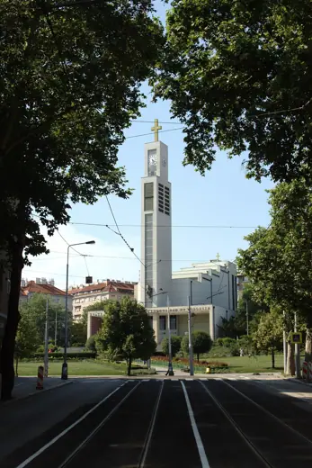 Photo 4: Context