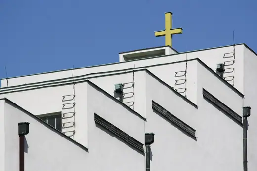 Photo 2: Exterior