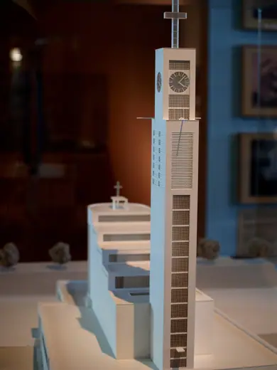 Photo 5: Model