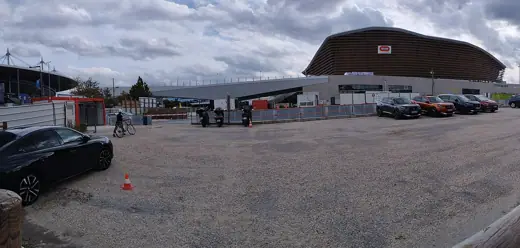 Photo 2: Exterior · Piscine olympique de Saint-Denis en travaux : Stade de France, passerelle et piscine olympique de Saint-Denis