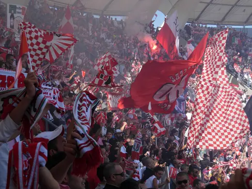 Photo 3: Exterior · La Curva Nord del San Nicola con i suoi tifosi baresi