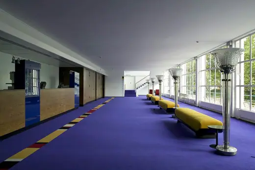 Photo 5: Interior