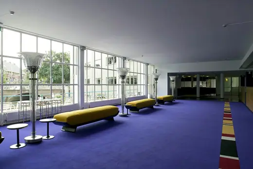 Photo 6: Interior