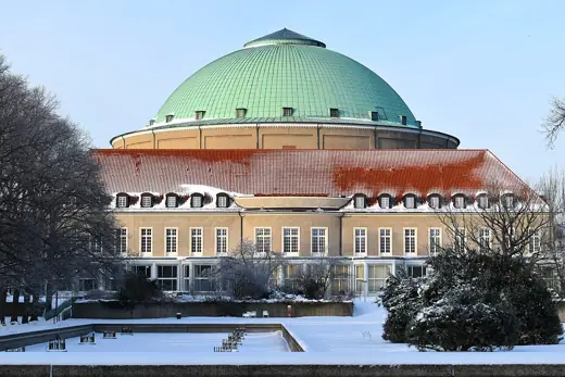 Photo 2: Exterior