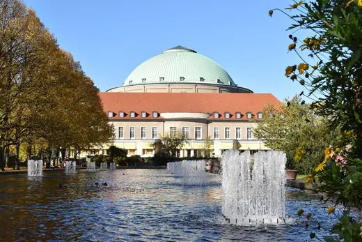 Photo 3: Exterior