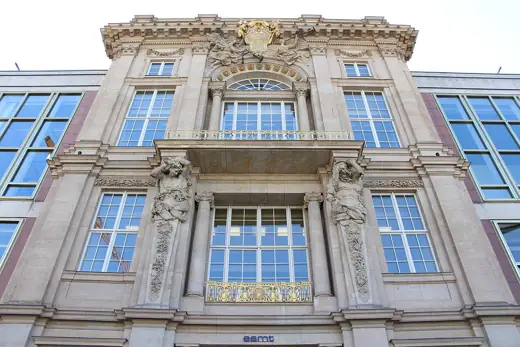 Photo 2: Exterior · Mitte