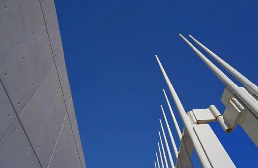 Photo 4: Exterior