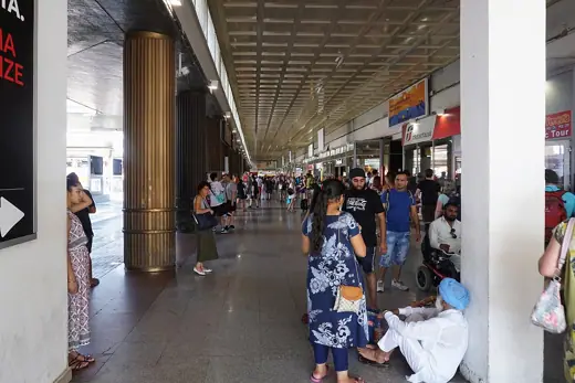 Photo 5: Interior · Venice, Santa Lucia station, access hall to platforms on the left