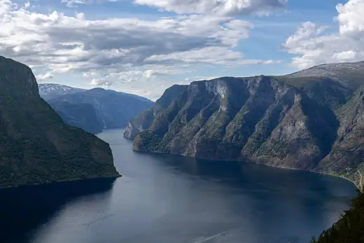 Photo 4: Exterior · Blick vom Aussichtspunkt Stegastein in den Aurlandsfjord