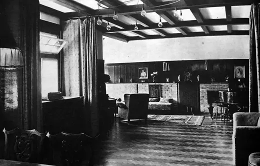 Photo 5: Interior