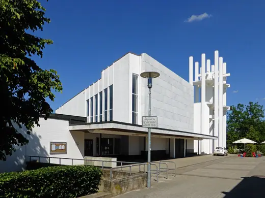 Photo 2: Exterior