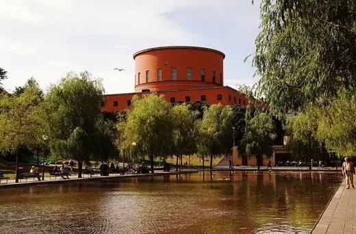 Photo 4: Exterior · Stockholm City Library at Observatorielunden