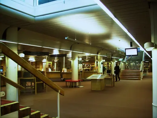 Photo 6: Interior