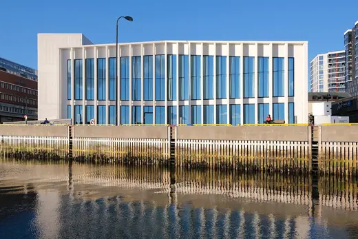 Photo 3: Exterior · Stormen library in Bodø